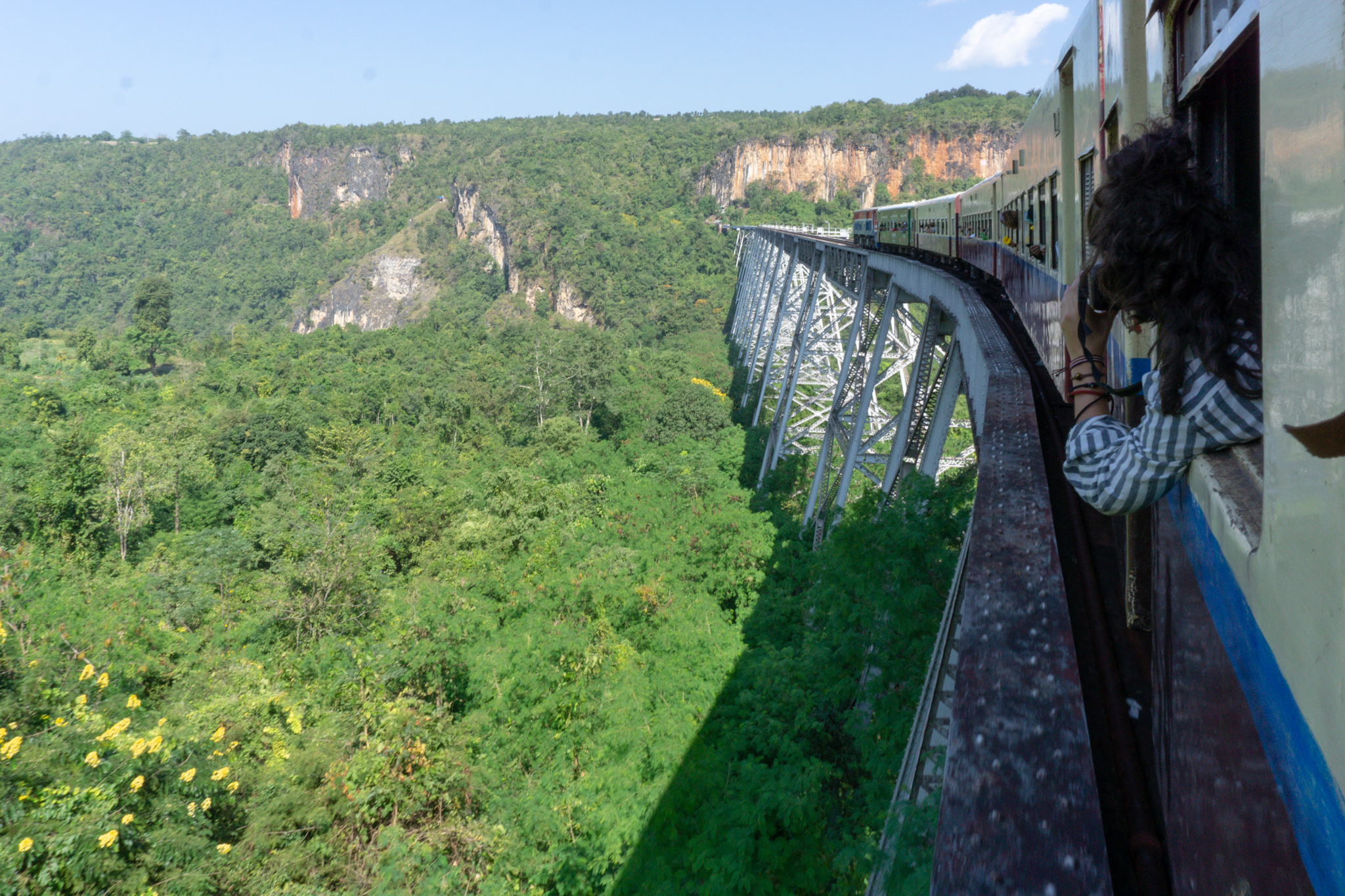 Zugbrücke auf dem Weg nach Hsipaw