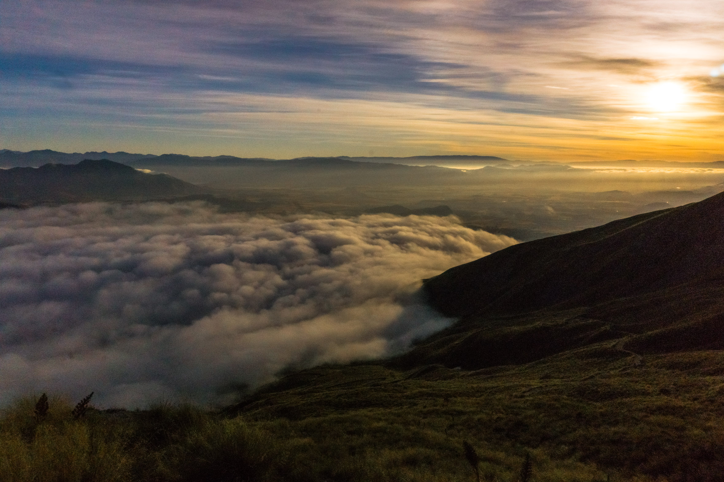 Sonnenaufgang auf dem Roys Peak in Neuseeland