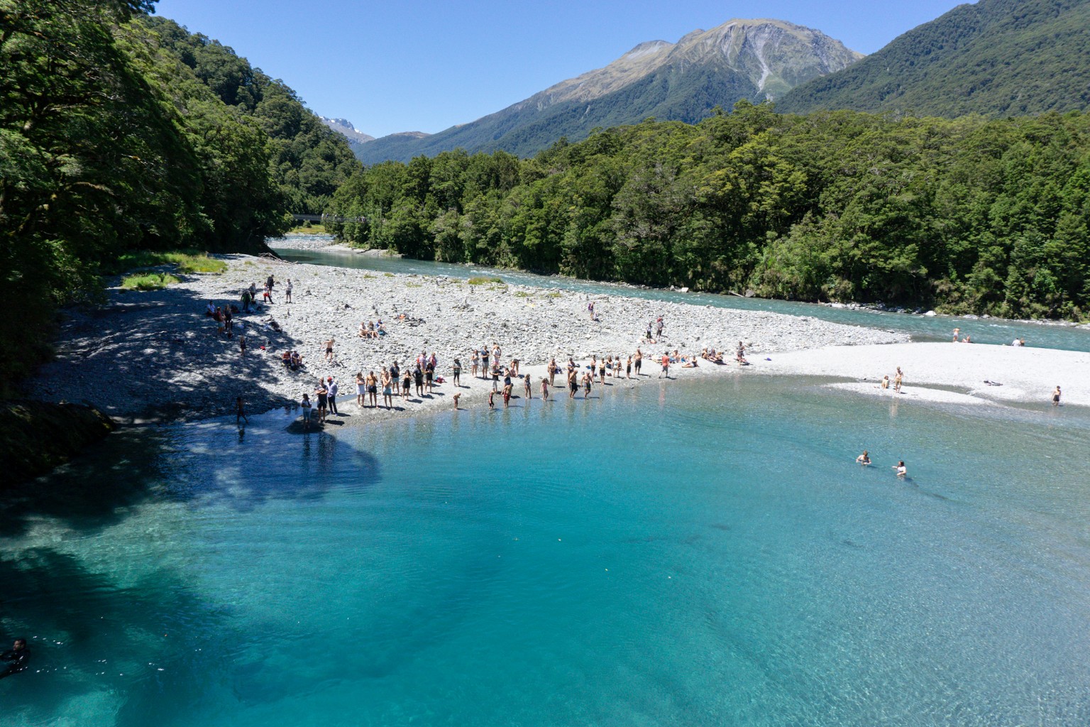 Blue Pools am Haast Pass im Sommer